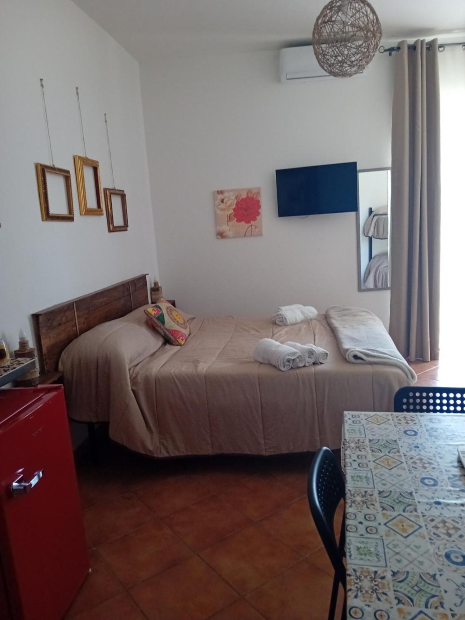 Bed & Breakfast Acquaviva Di Vullo Vincenzo Acquaviva Platani Room photo