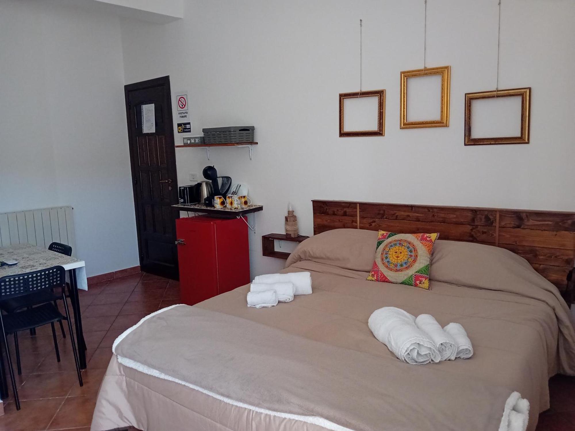 Bed & Breakfast Acquaviva Di Vullo Vincenzo Acquaviva Platani Room photo